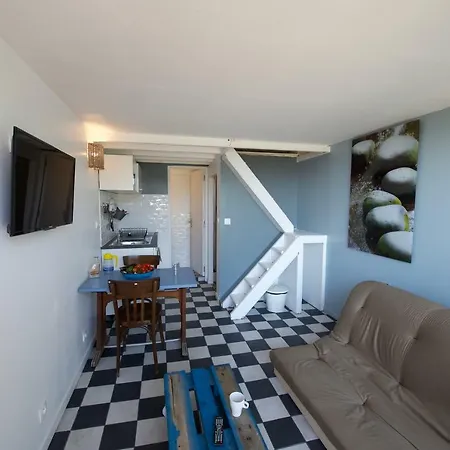 Eco Studios Mezzanine Wifi Piscine Stationnement Gratuit Terrasse Dans Jardin Rouen Exterior photo