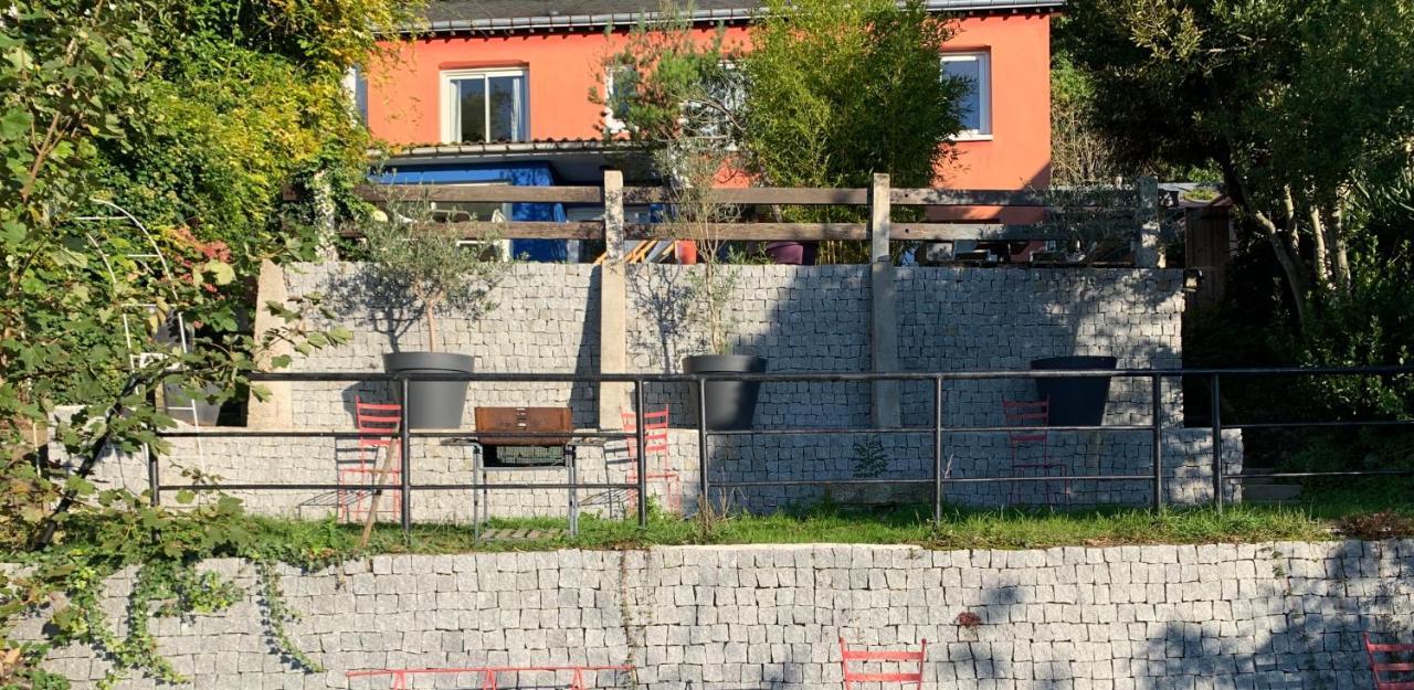 Eco Mezzanine Wifi Piscine Stationnement Gratuit Terrasse Dans Jardin Ruan